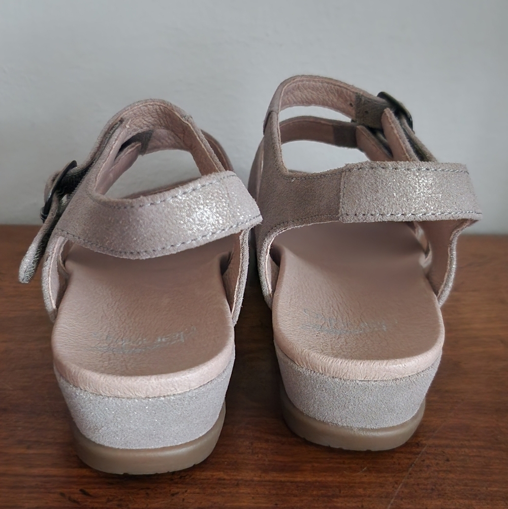 Dansko Angela Sand Metallic Shimmer Nubuck Wedge Sandals Size 37 - Picture 5 of 11